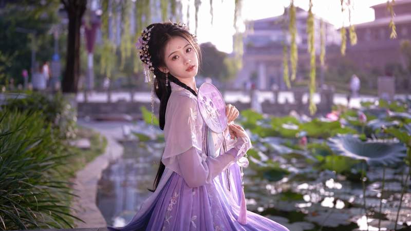 免费影评古风cosplay内容